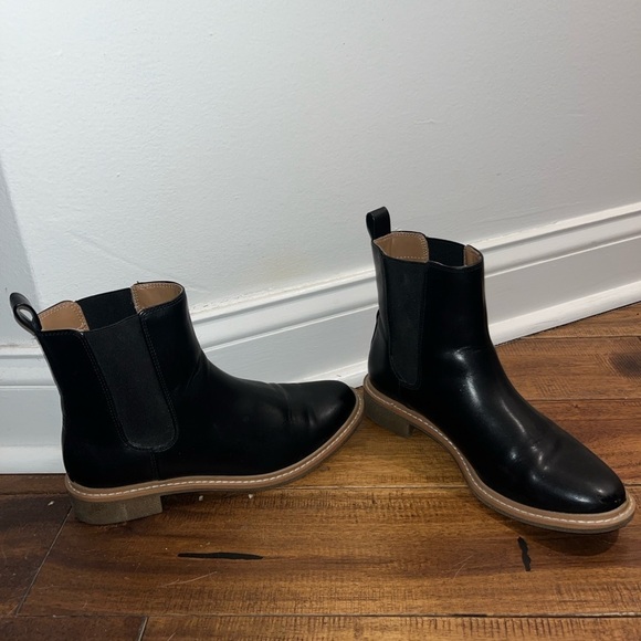 Universal Thread Women's Black Pre Owned Pearl Chelsea Boots in Size 7 - Picture 6 of 9
